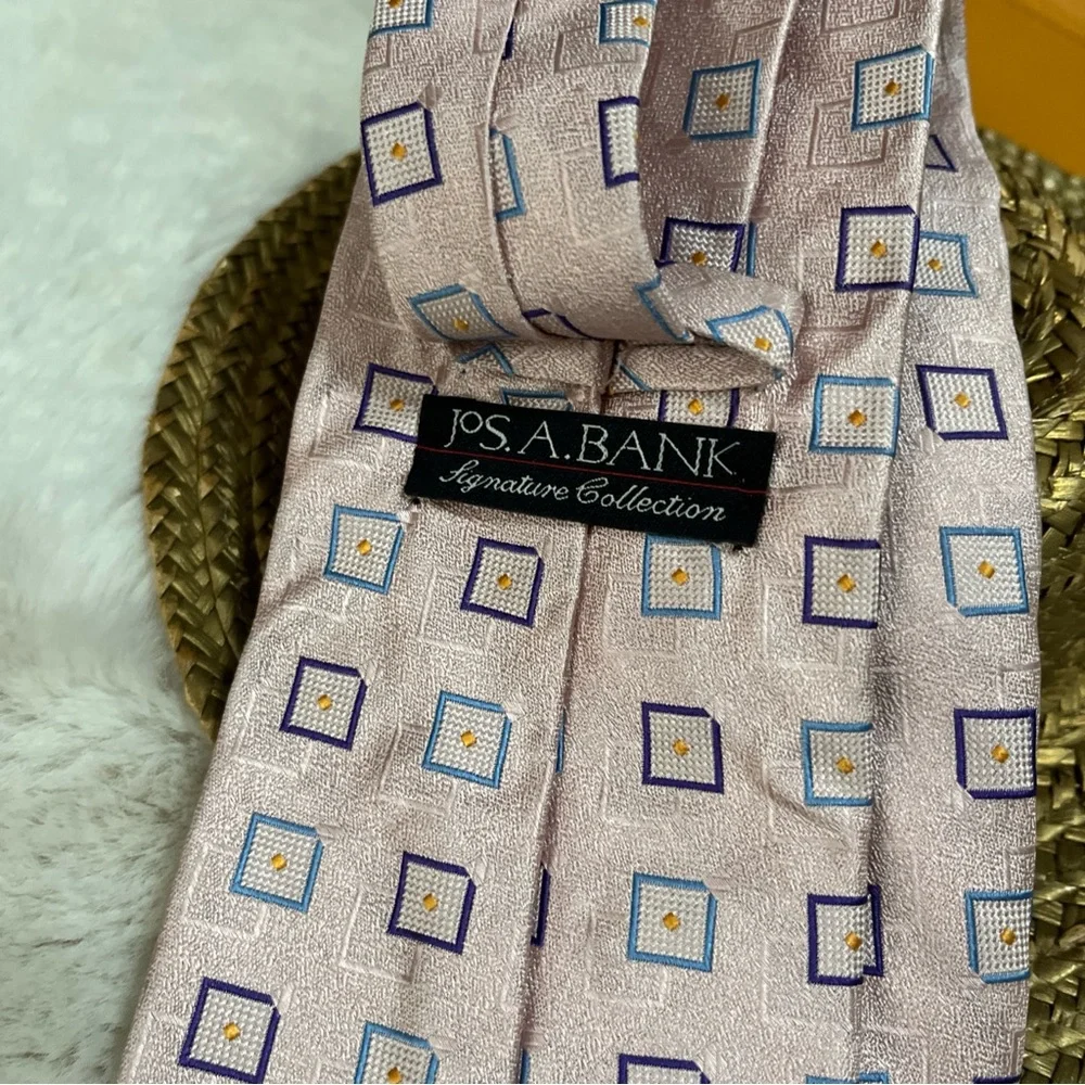 Jos. A. Bank elegant tie